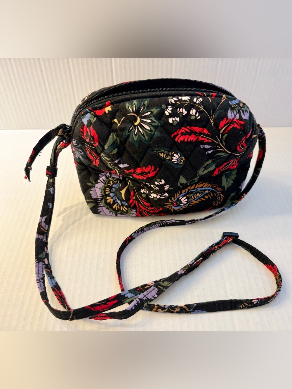 Vera Bradley camera bag crossbody in the Venetian Paisley pattern,quilted cotton